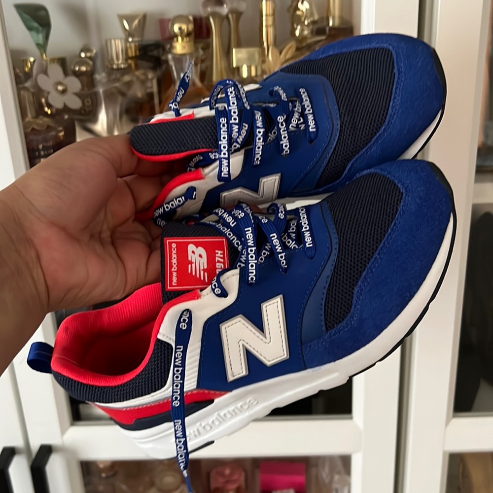 New balance sneakers new
